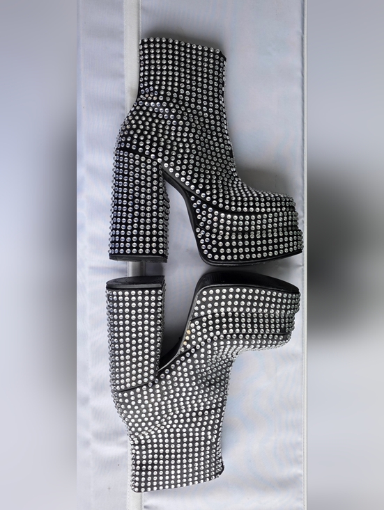 Steve Madden Shoes - STEVE MADDEN Women's Black Rhinestone Platform Boots Sz 5.5 M Needs Some Repair